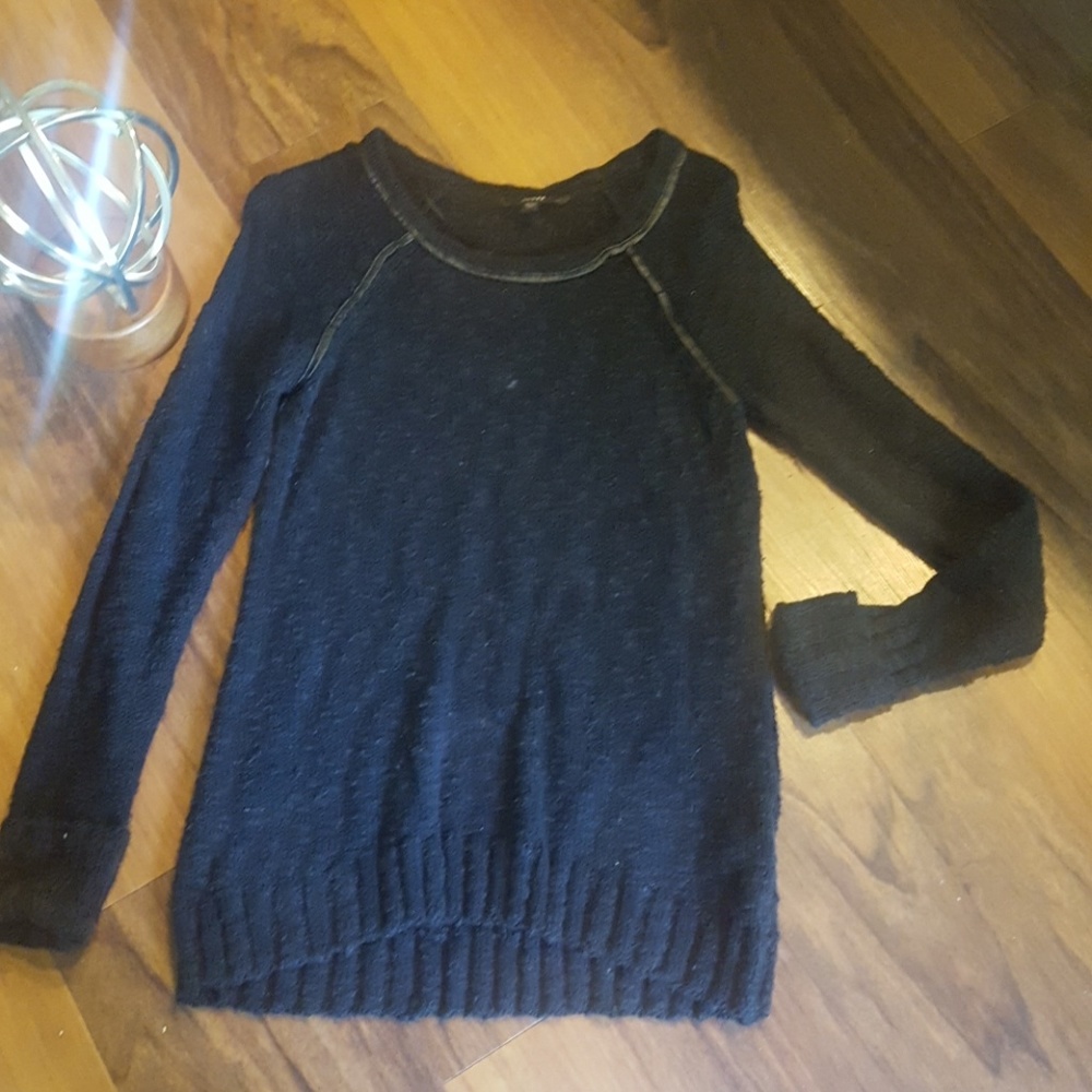 Guess crewneck sweater